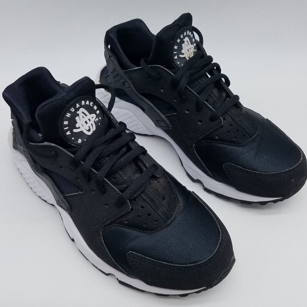 Nike Air Huarache Men’s Size 8 Black White Sneakers Authentic Clean FAST SALE